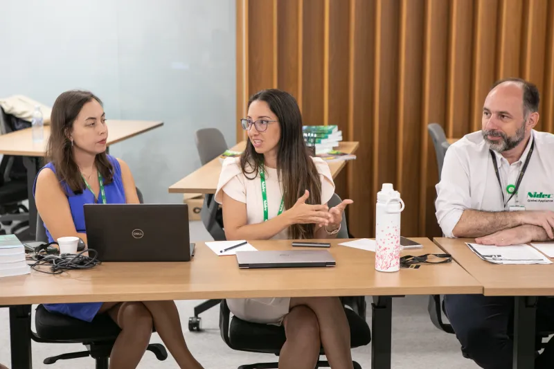 Representantes da Nidec apresentam case da indústria rumo à neutralidade de emissões. (Foto: Filipe Scotti)