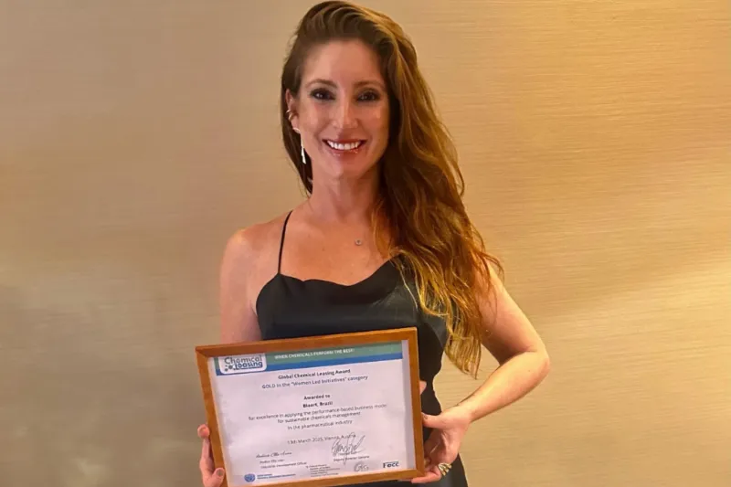 Soraia recebe prêmio que reconhece empresas que aplicam química verde para uma gestão mais sustentável. Foto: Divulgação