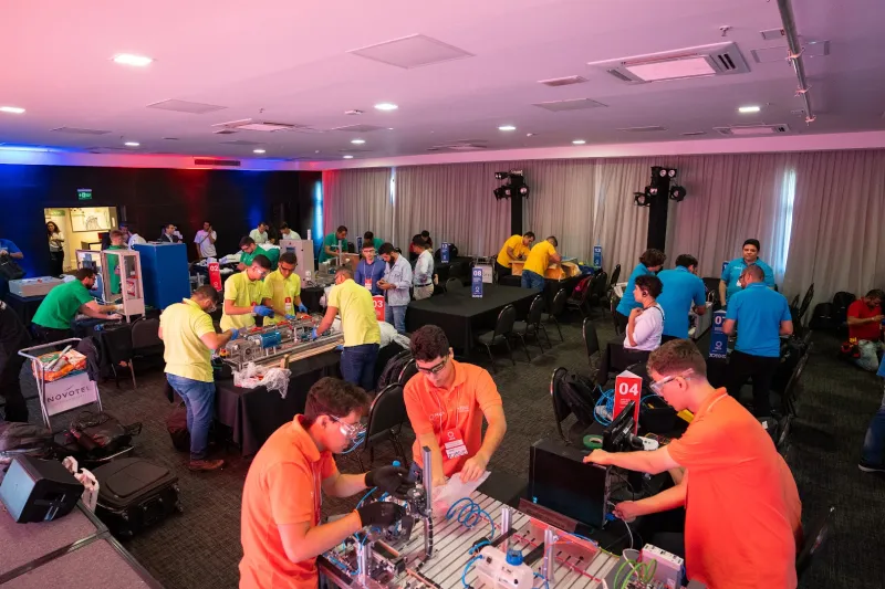 Disputa reúne escolas de ensino técnico e superior em projetos de Engenharia e Automação Industrial