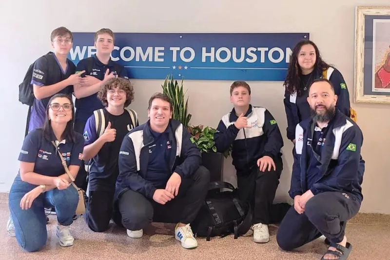 Grupo passou oito dias nos EUA, competindo com melhores times de robótica do mundo (Divulgação)