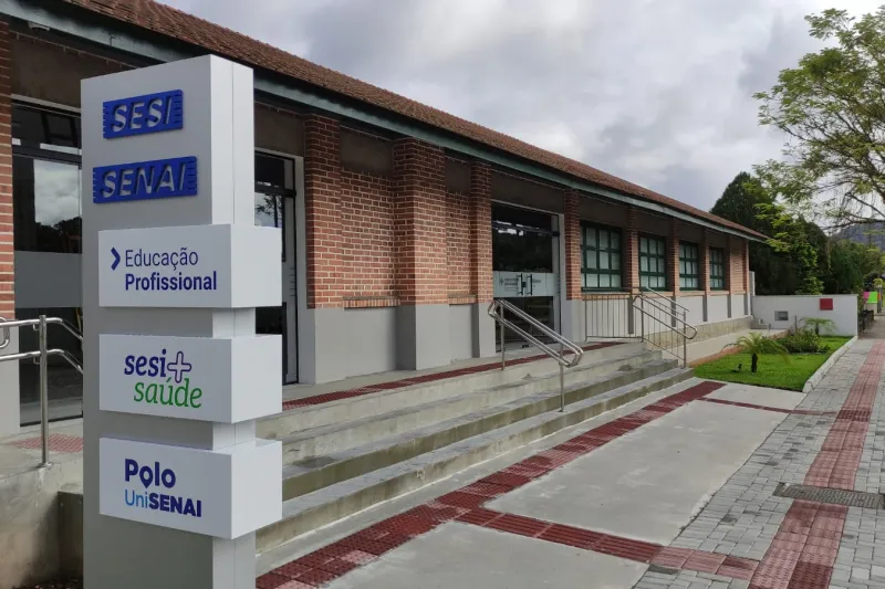 SENAI Pomerode fica na Avenida 21 de Janeiro, 712, Centro; tem 4,6 mil metros quadrados (Divulgação)