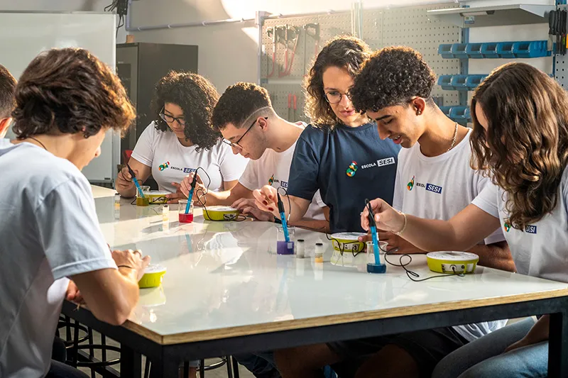 Para multiplicar resultados educacionais, as metodologias, ferramentas e expertises da Rede SESI são compartilhadas com escolas públicas de todo o Estado – Foto: Arquivo FIESC