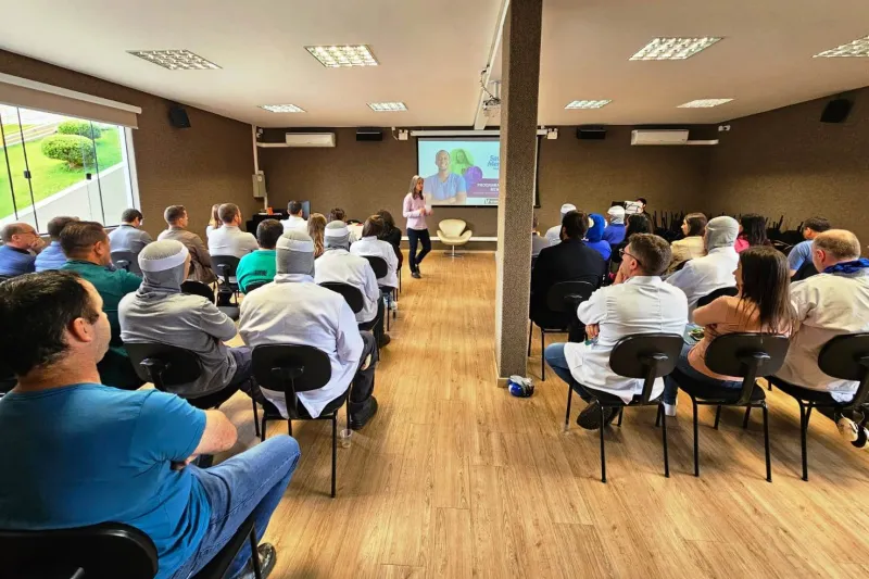 Lançamento teve presença da diretoria, técnicos de saúde, gerência e coordenadores (Divulgação)