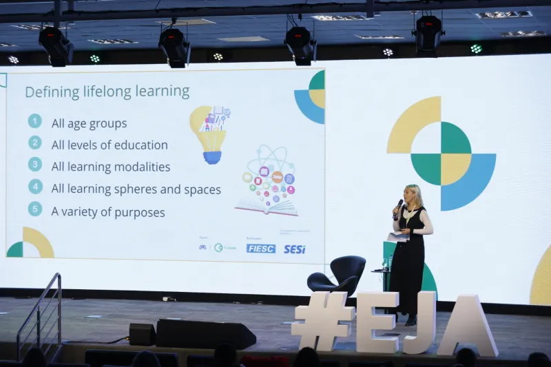 Katie Jones, da UNESCO, palestrou sobre Educação ao Longo da Vida (Endrigo Righeto)
