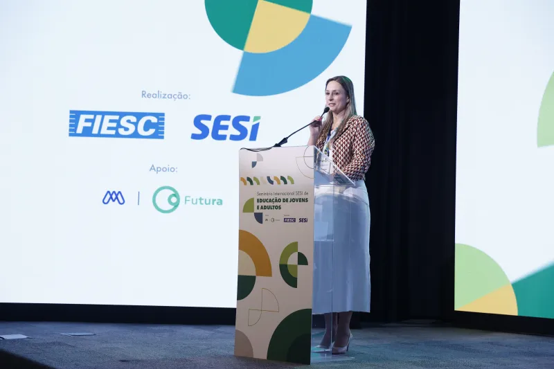 Adriana Cassol, gerente de Educação SESI e SENAI/SC, no encontro (Fotos: Endrigo Righeto)