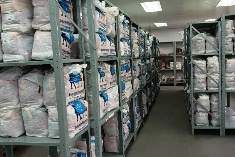 Do depósito, doações são encaminhadas a instituições previamente cadastradas (Divulgação)