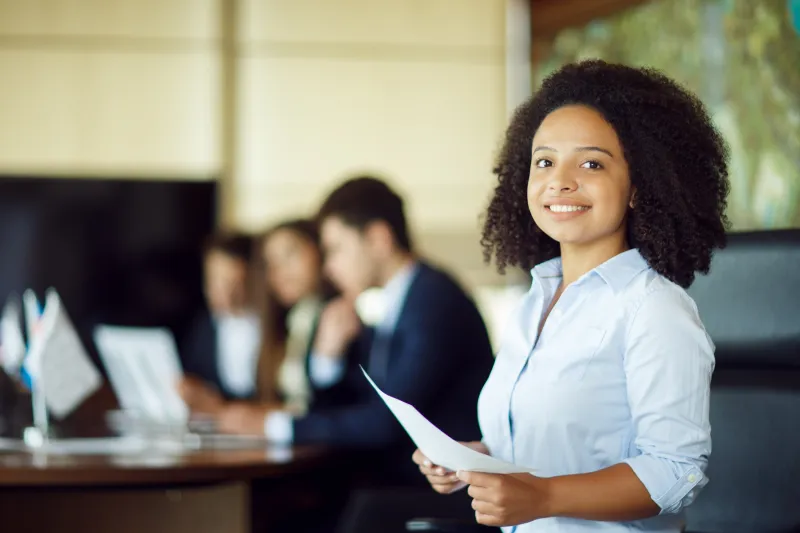 Antes de iniciar transição, profissional precisa pesquisar área que deseja atuar (Freepik)