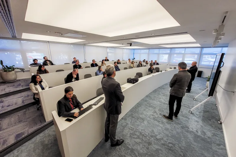 Antes de se dividirem em grupos, participantes se reuniram em anfiteatro (Julio Gomes Filho)