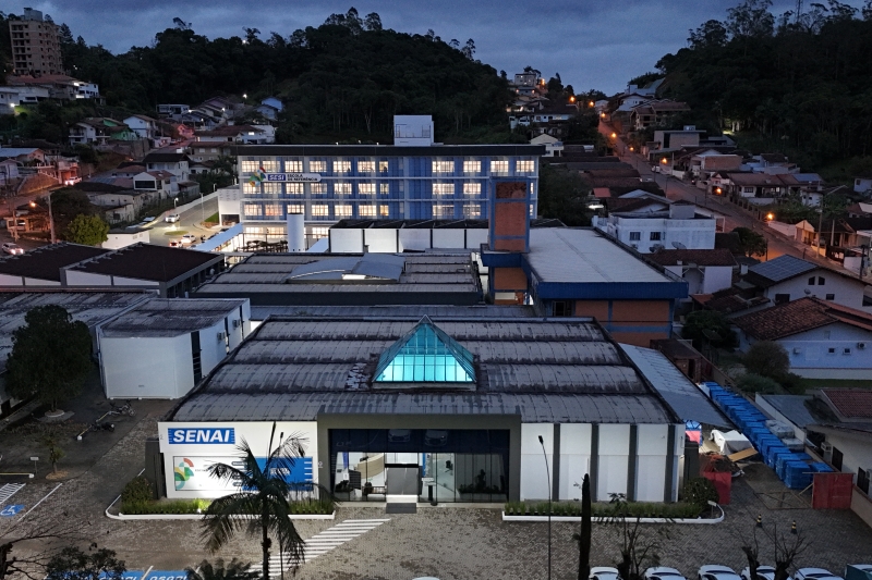 Unidade fica no mesmo terreno do SENAI de Brusque, tradicional no município