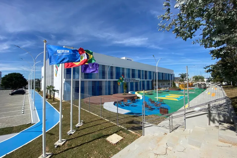 Escola fica na Rua Campos Salles, 1588, no bairro Gethal