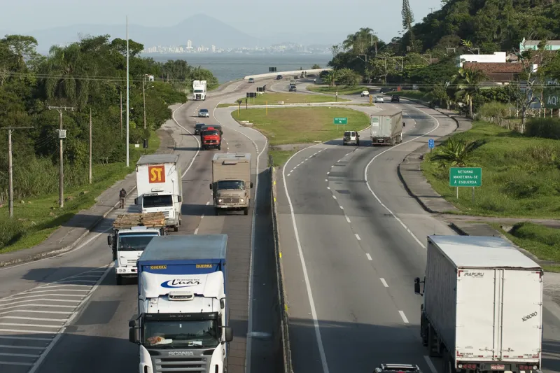 FIESC lança pesquisa para embasar estudo  sobre custos logísticos na indústria