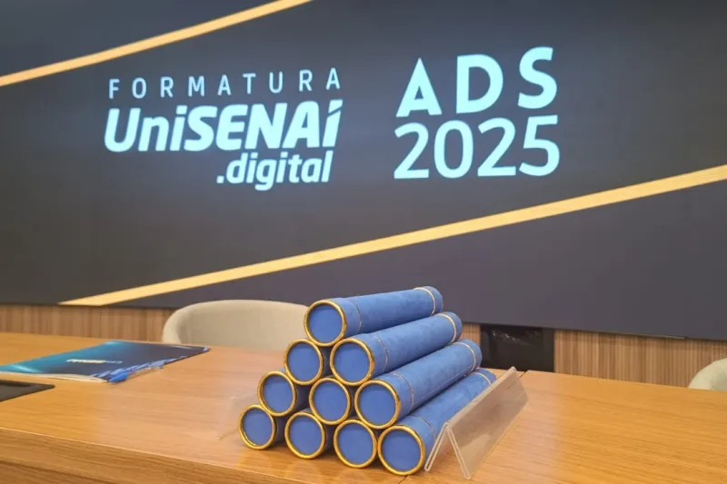 Para conquistar o diploma, turma passou por cinco semestres de formação (Divulgação)