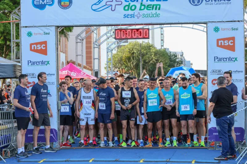 Largada ocorreu na Praça Coronel Bertaso, no Centro (Débora Favretto)