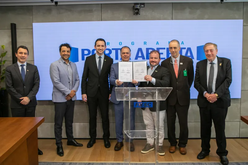 FIESC, SESI/SC, OIM e prefeitura assinaram termo (Fotos: Filipe Scotti)