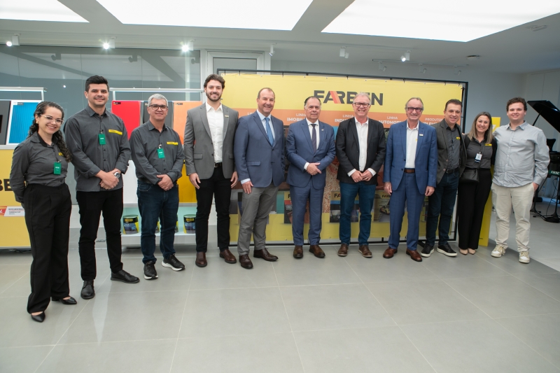 Presidente Gilberto Seleme e o time da Farben. Foto: Filipe Scotti