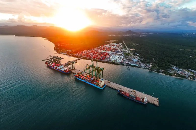 Exportações catarinenses somam US$ 10,1 bi de janeiro a outubro. (foto: Porto Itapoá/Divulgação)