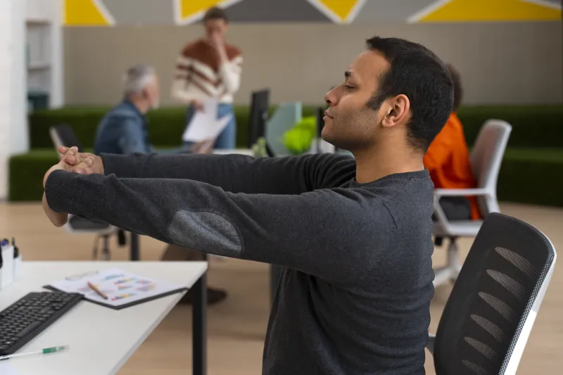 No Brasil, 60% dos trabalhadores não conseguem fazer pausas regulares (Freepik)