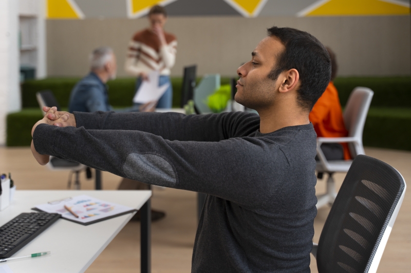 No Brasil, 60% dos trabalhadores não conseguem fazer pausas regulares (Freepik)