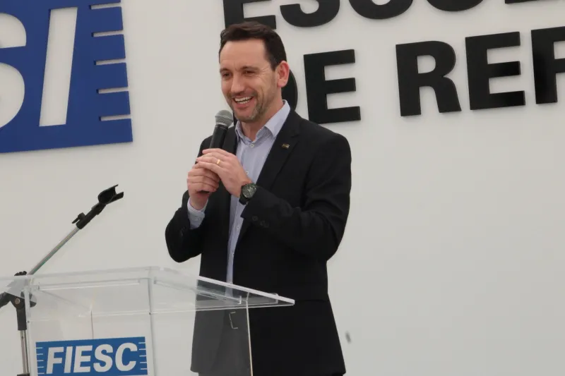 Daniel Tenconi, superintendente do SESI/SC, participou da cerimônia