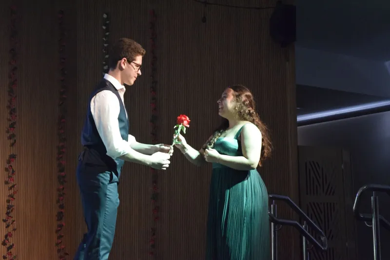 Peça foi apresentada a amigos, professores e familiares no teatro da escola 