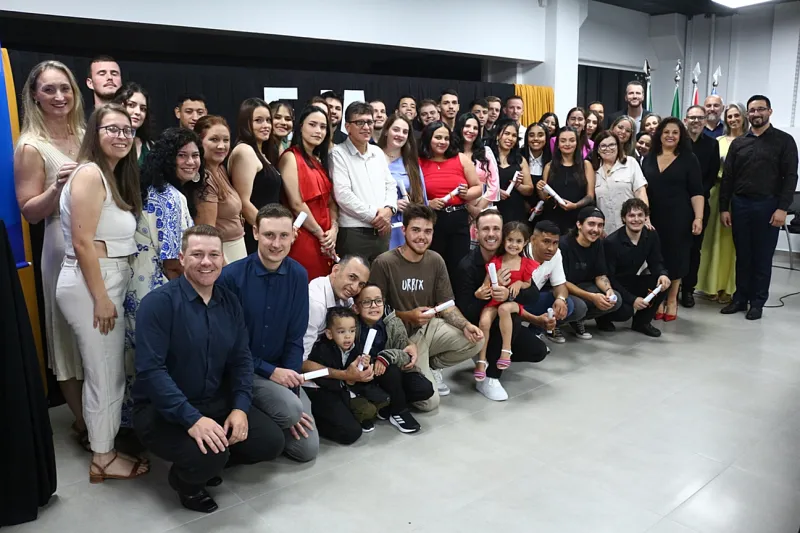 Formatura da Educação de Jovens e Adultos (EJA) realizada no Alto Vale do Itajaí. (Foto: Debora Claudio)