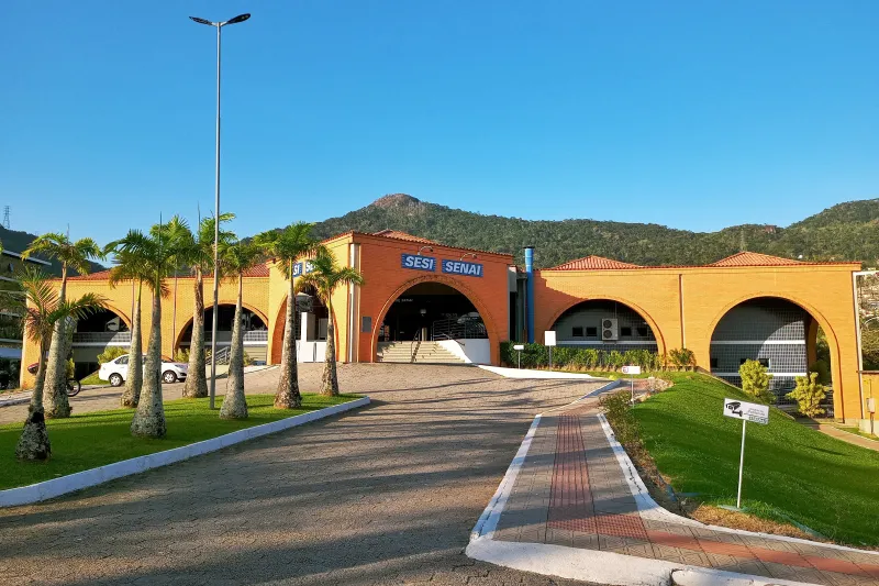 Unidade do SENAI fica na SC-401; antes de Florianópolis, pré-lançamento passou por Recife