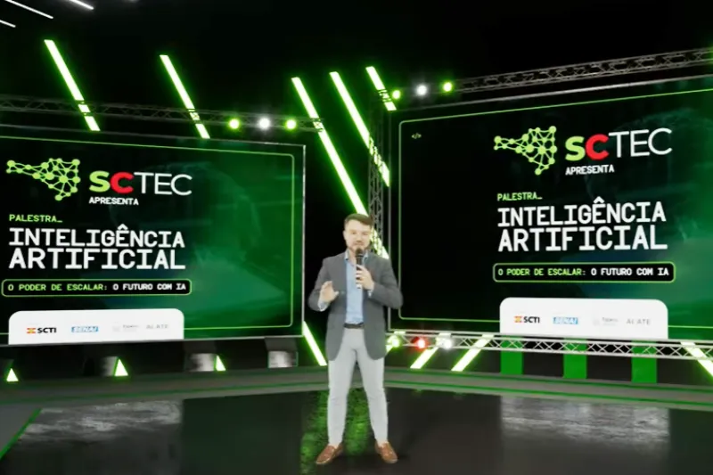 Foram mais de seis horas de apresentações e interação com especialistas  (Reprodução)