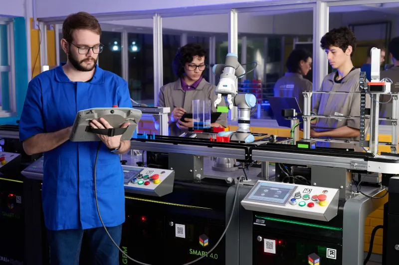 Iniciativa abre caminho para emprego na indústria, setor que emprega 934,3 mil em SC