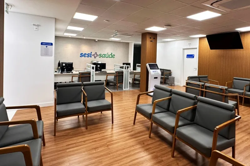 Serviços são prestados nas clínicas próprias e diretamente nas empresas (Divulgação)