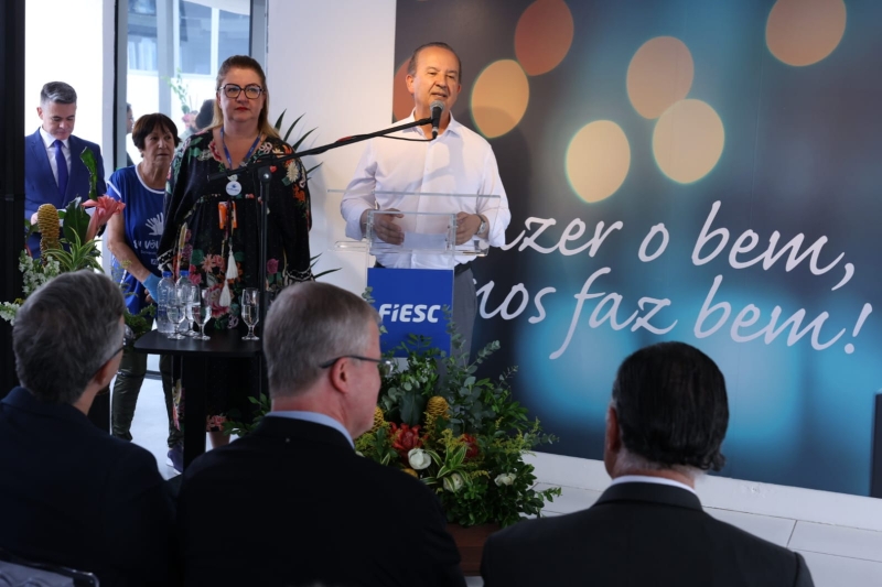 Governador Jorginho Mello participou da cerimônia de inauguração