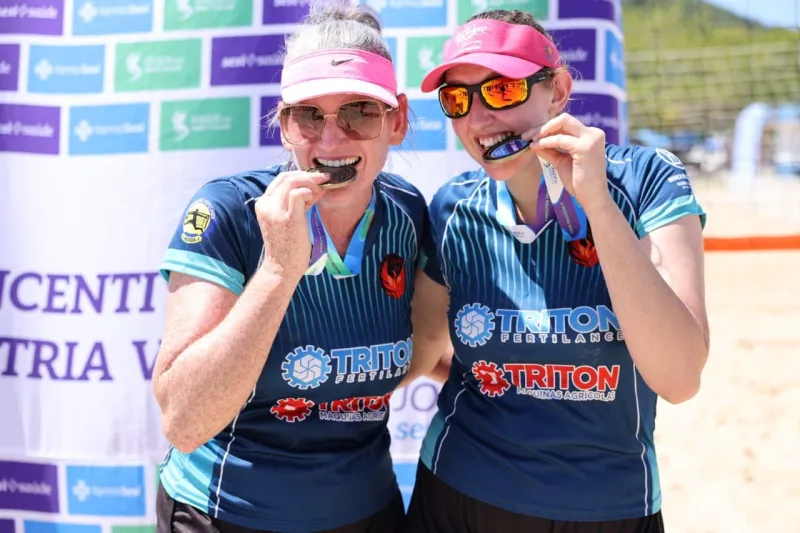 Jogadoras do vôlei de praia festejam conquista nas finais em São Francisco