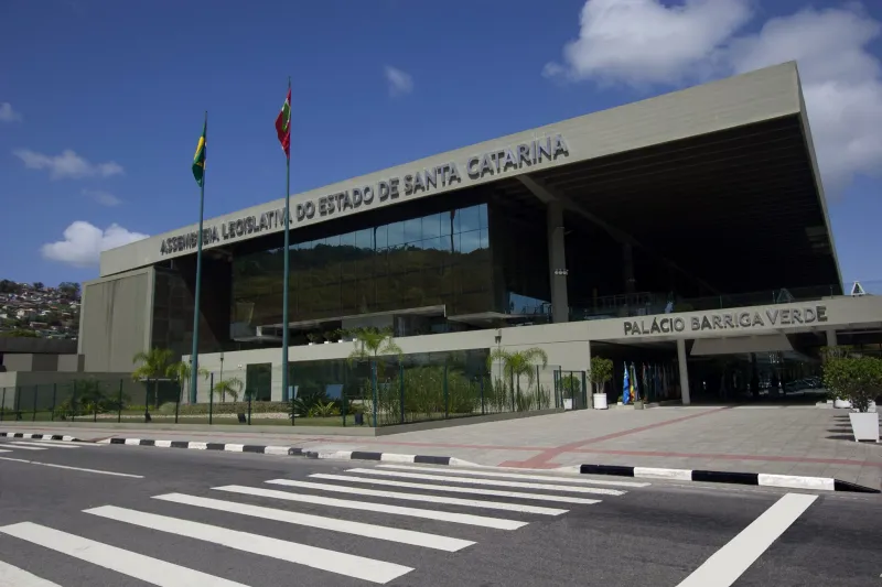 Deputados aprovaram a proposta por unanimidade e PL segue para sanção do governador. (Foto: Agência Alesc)