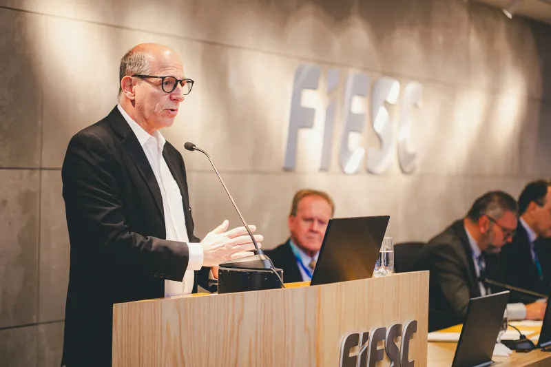 Brasil precisa retomar rigor fiscal e acabar com rubricas fora da conta, diz Giambiagi