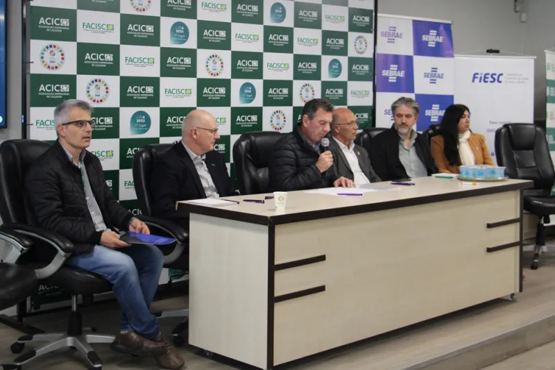 Alerta para impactos econômicos e sociais marca debate sobre espécies invasoras em Caçador