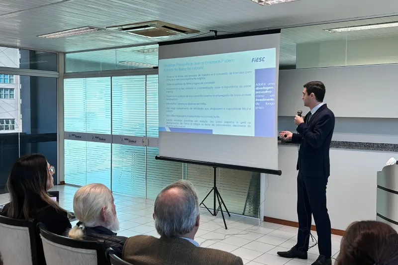 FIESC reúne industriais em Itajaí para debater inovação, qualificação e competitividade