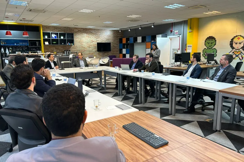 Comitiva da Embrapii visita Institutos SENAI de Inovação em Santa Catarina
