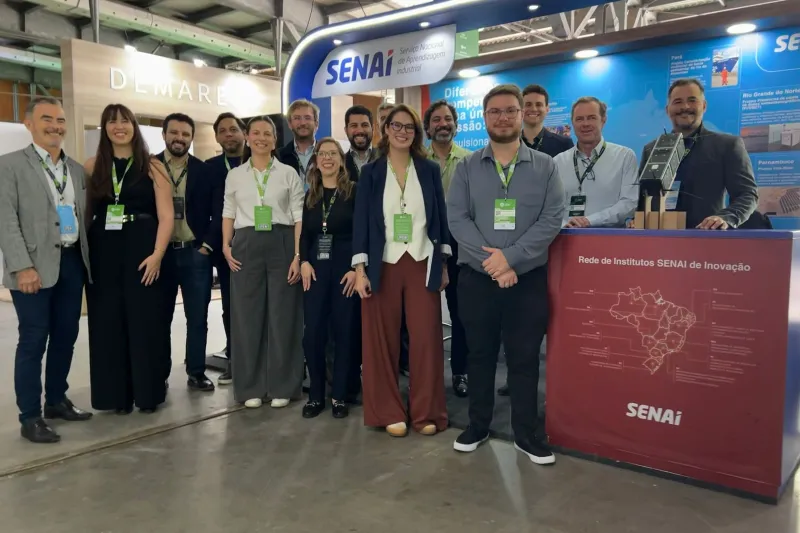 Institutos SENAI de SC apresentam projetos de baterias e tecnologia espacial no Energy Summit