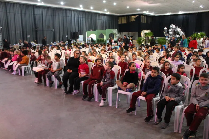 A Feira Literária e Cultural de Ibirama teve programação diversificada nos dias 08 e 09 de julho.  (FOTO: Debora Claudio)