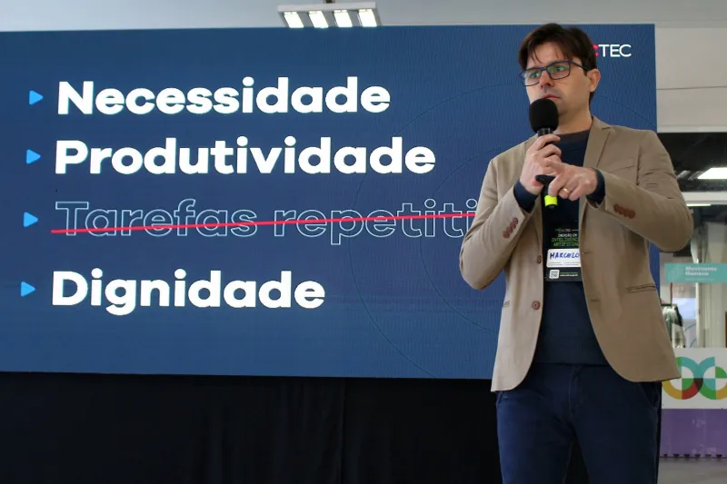 A imersão em Inteligência Artificial foi realizada em 14 cidades do estado simultaneamente. (Fotos: Debora Claudio)