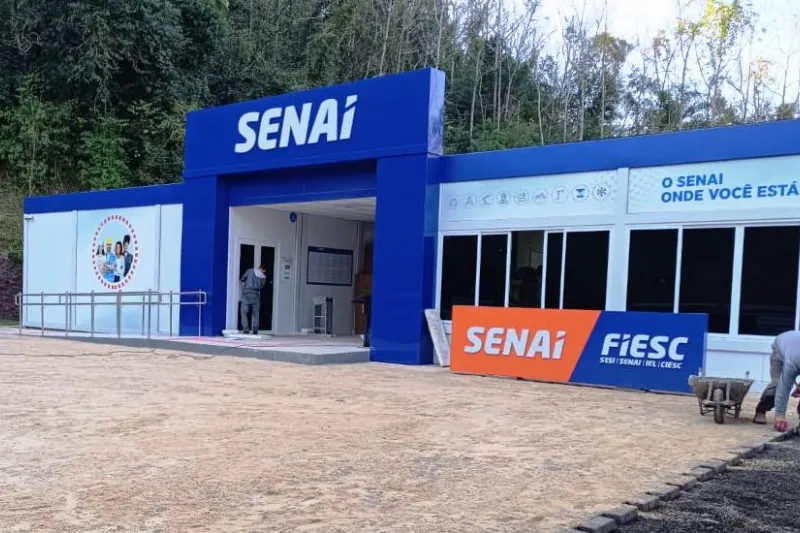 Fachada do SENAI de Mondaí; prédio foi construído com estruturas modulares