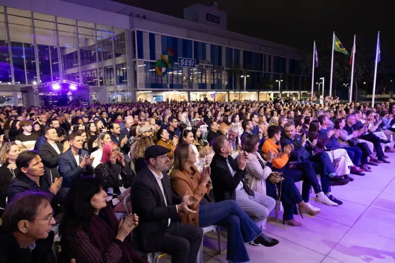 Público do espetáculo promovido pela FIESC e Ministério da Cultura