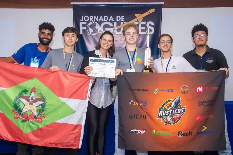 Escola SESI/SC conquista quarto título nacional seguido na Jornada de Foguetes