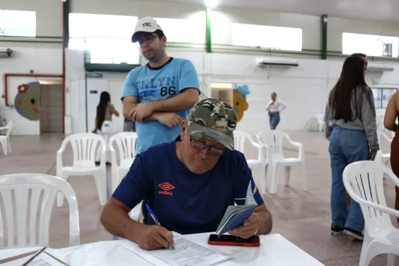 Cerca de 100 pessoas passaram pelo 4º Feirão do Emprego em Rio do Sul. (Fotos: Debora Claudio)