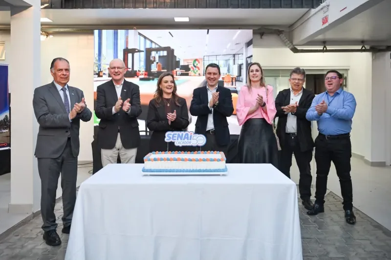 Dirigentes da FIESC e SENAI/SC na comemoração dos 50 anos do SENAI Caçador