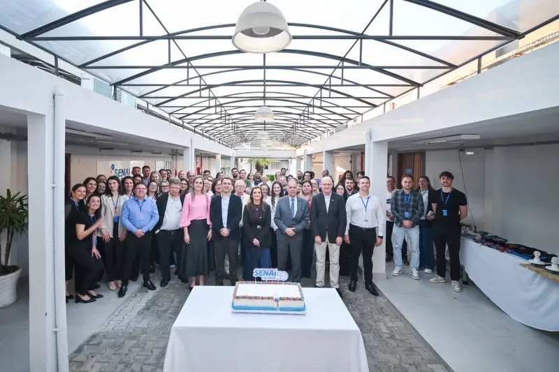 Participantes da comemoração dos 50 anos do SENAI Caçador