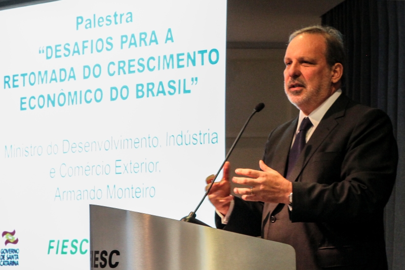 Para Monteiro, é preciso adotar uma política industrial que fortaleça todos os setores. (Foto: Heraldo Carnieri)