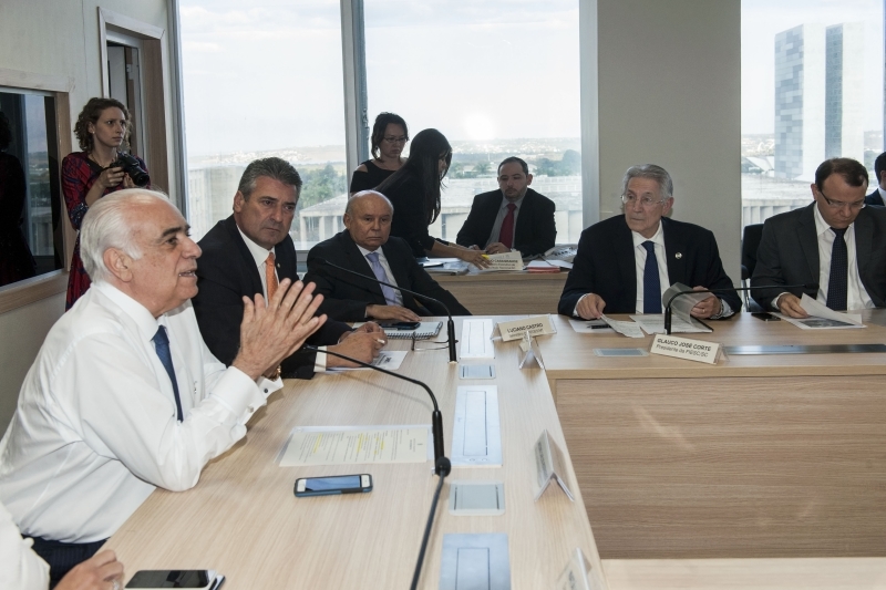 FIESC e Fórum Parlamentar em reunião com o ministro dos transportes, em Brasília (foto: Sérgio Amaral)