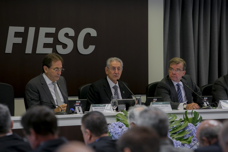 Assunto foi debatido na reunião de diretoria da FIESC, realizada nesta sexta-feira (27), em Florianópolis (foto: Fernando Willadino)