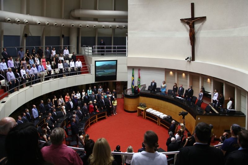 Sessão solene ocorreu nesta quarta-feira (9), em Florianópolis. Foto: Solon Soares.