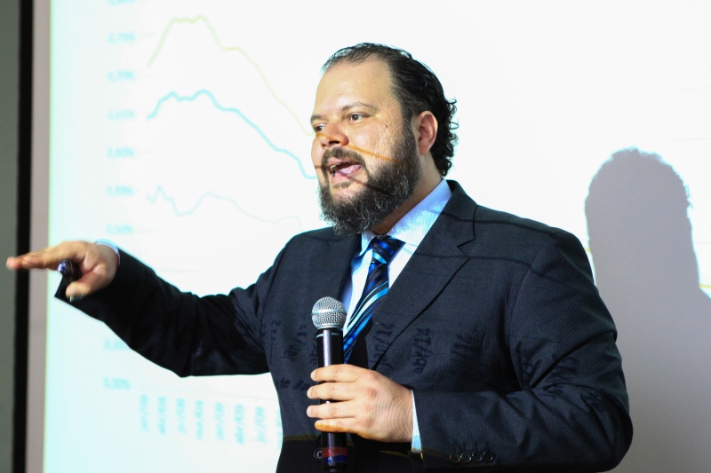 Economista André Perfeito, durante palestra na FIESC (foto: Filipe Scotti)